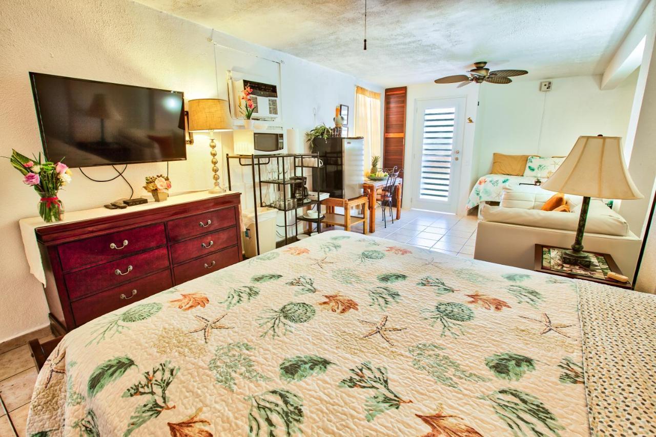 Coconut Palms Inn Rincon Exterior photo